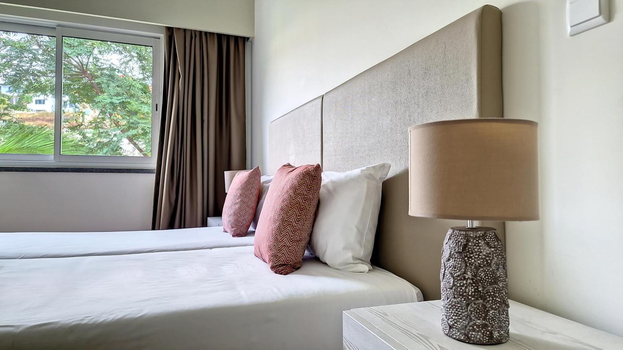 Villa Laura By Lovelystay Calheta  Bagian luar foto