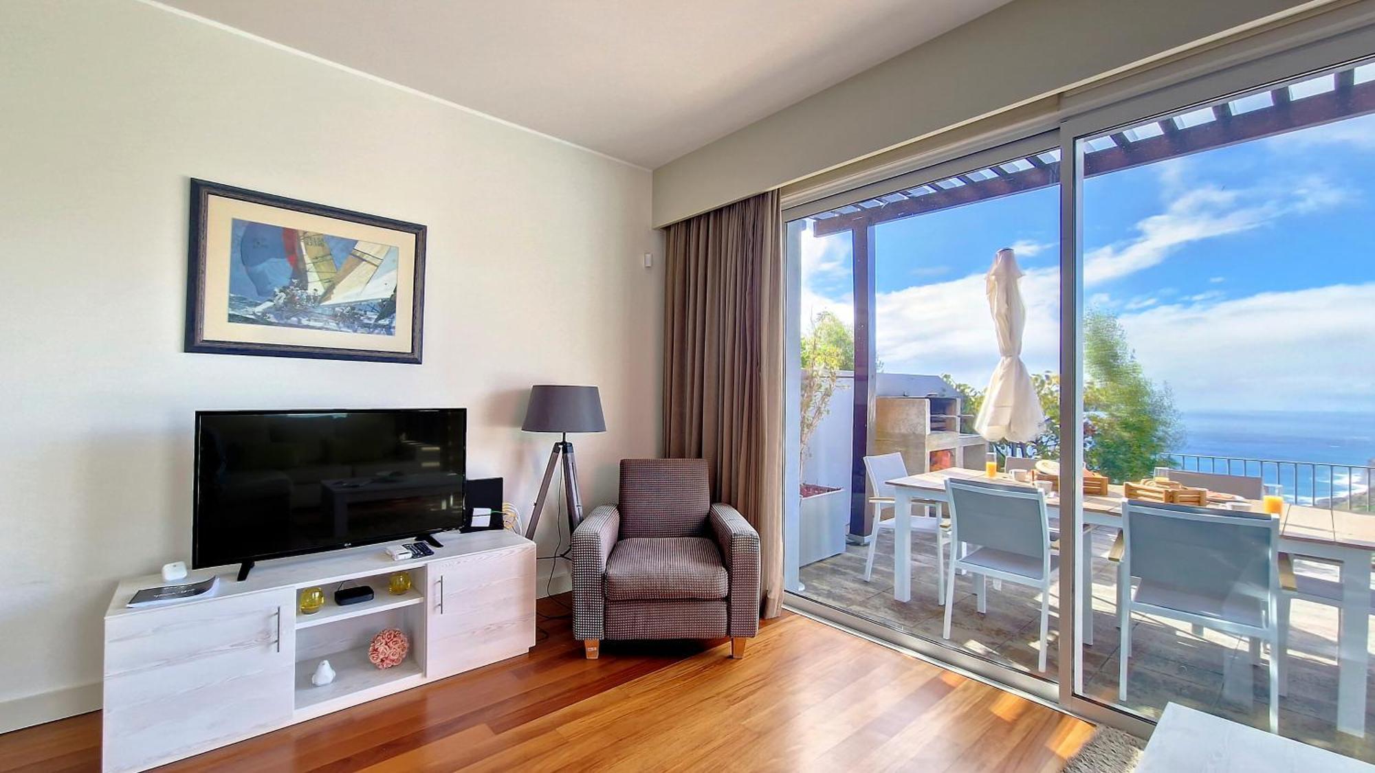 Villa Laura By Lovelystay Calheta  Bagian luar foto